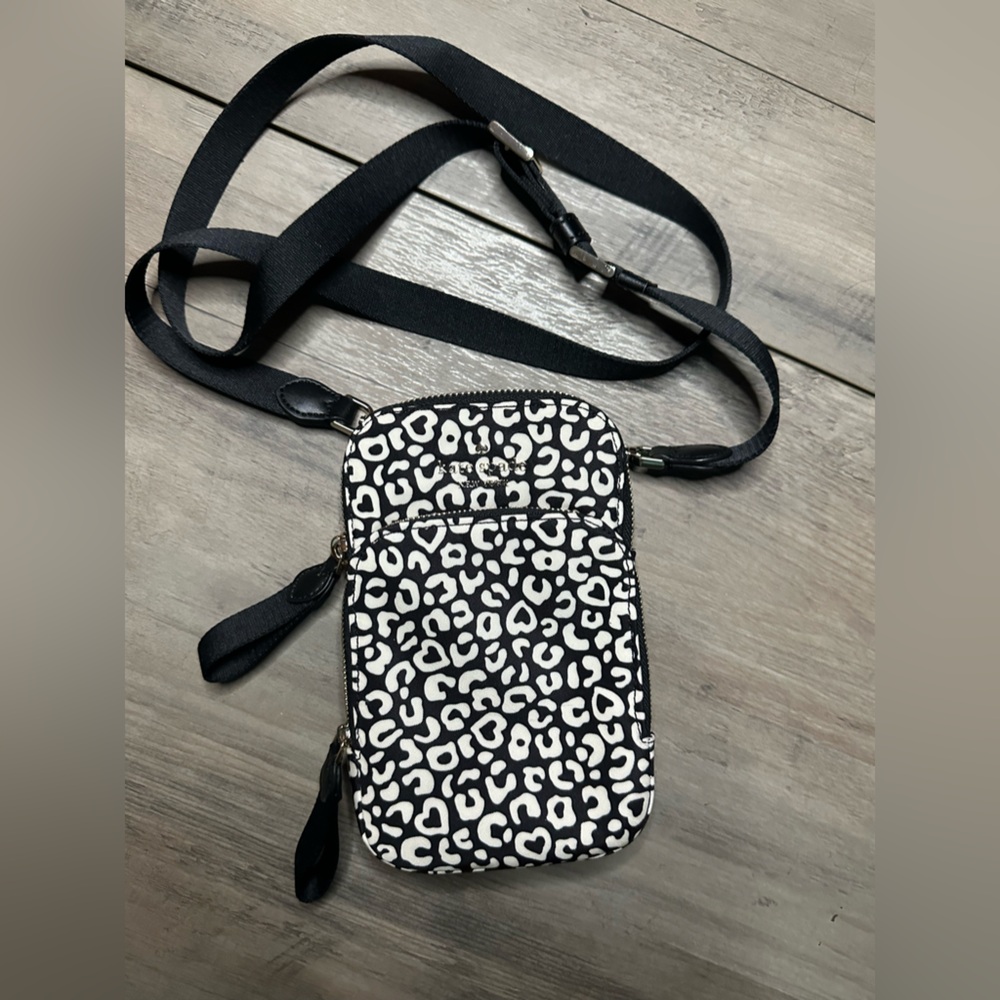 ♠️Kate Spade Chelsea NS Leopard Graphic jacquard Nylon Phone Crossbody, Black